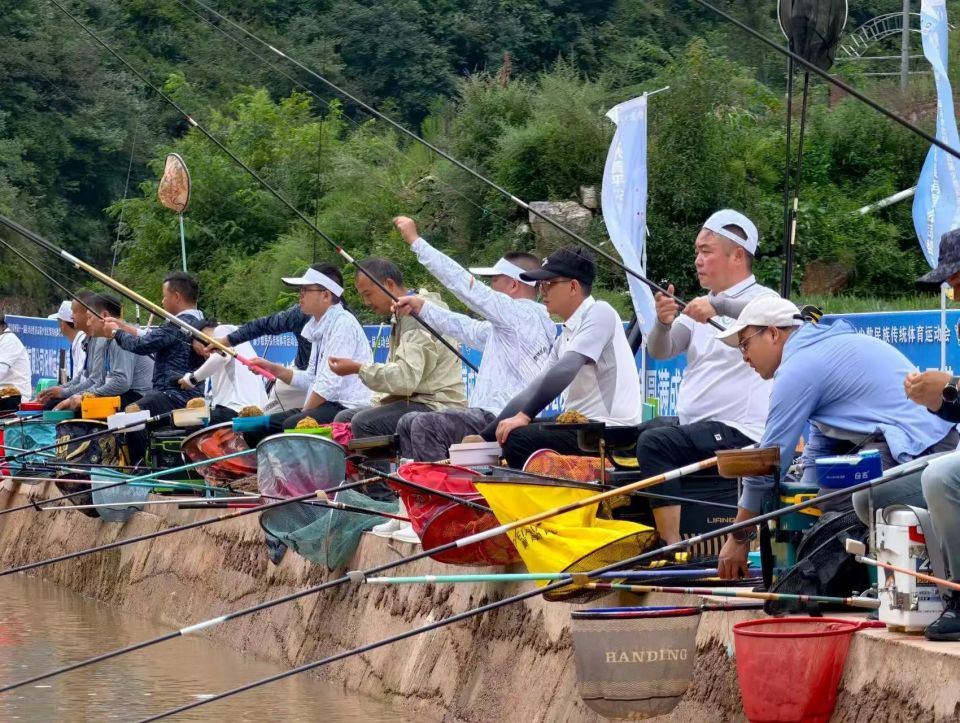 JYAA, 区路灯维修