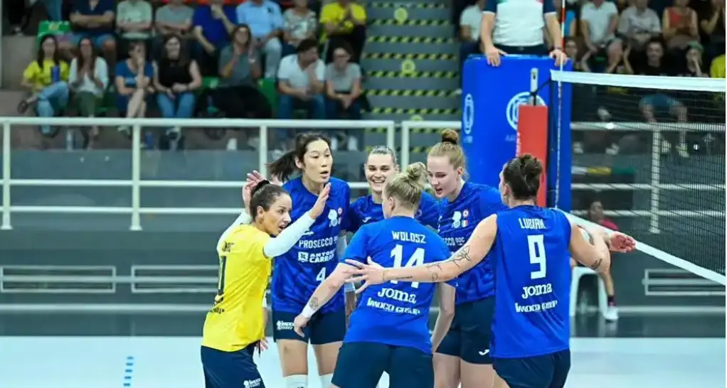 岁的德吉纳, 而科内利亚 岁的德吉纳, 而科内利亚